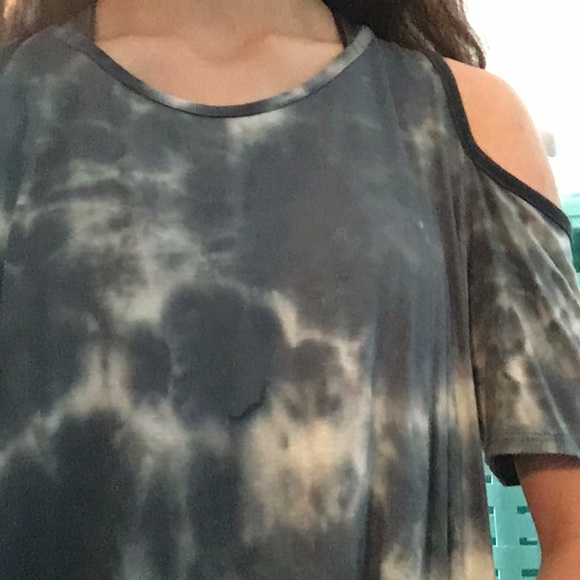Shoulder cut tie-dye - Picture 2 of 2
